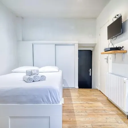 Appartement Le Studieux - A Oberkampf - 82b Parijs